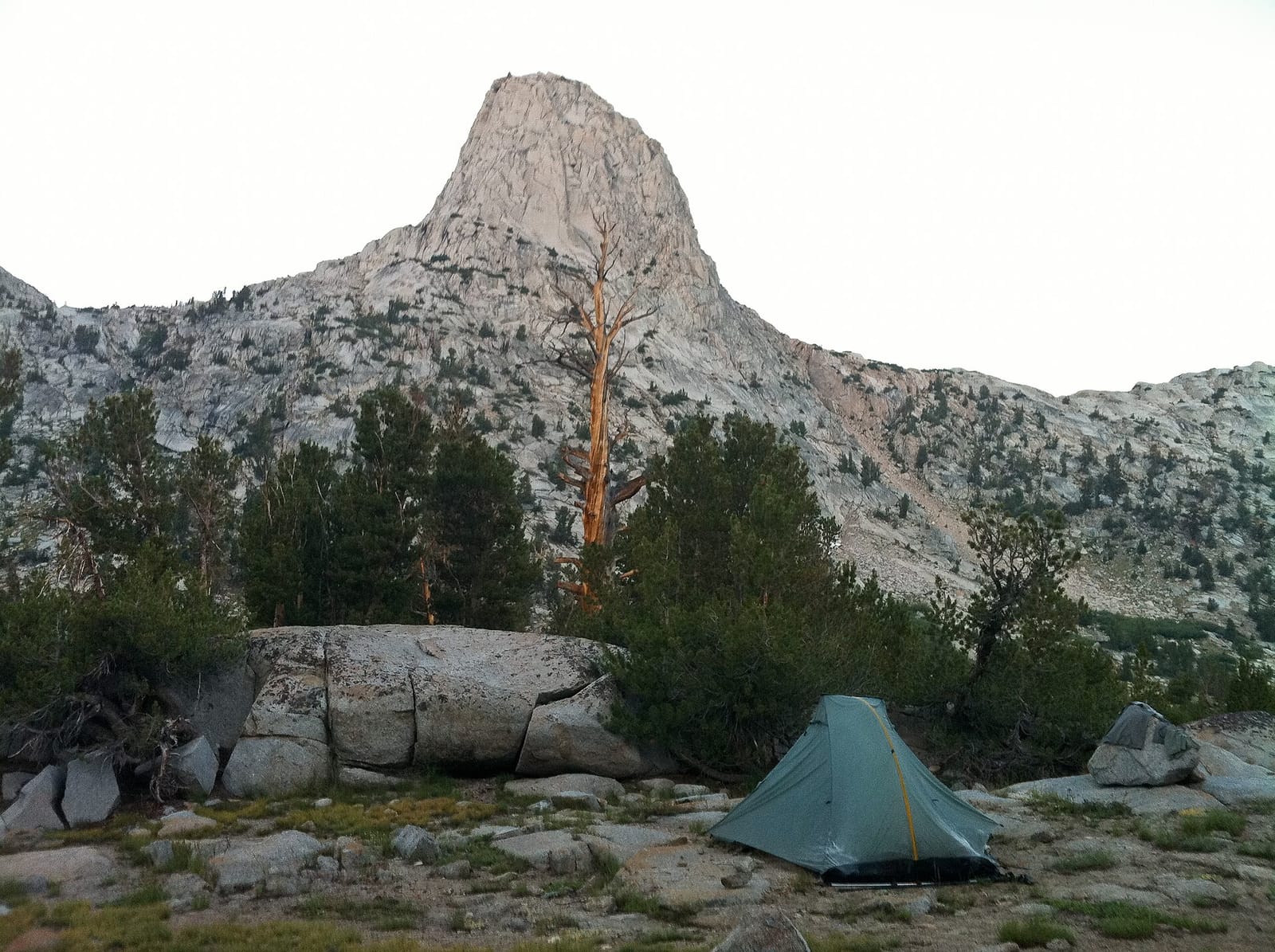 Backpackers camp at Rae Lakes